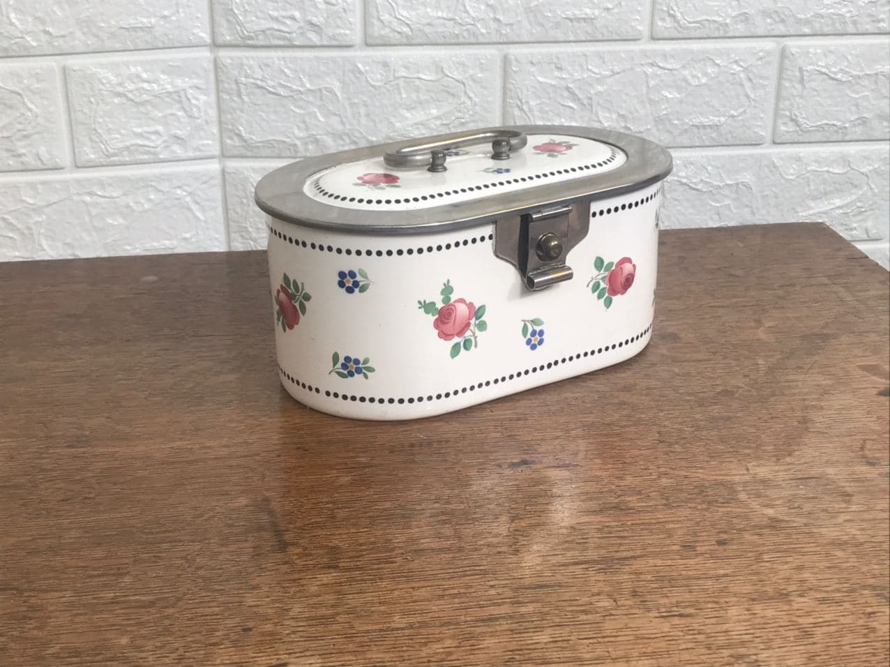 311820 WMF antique lidded caddy, biscuit box rose design casket 8