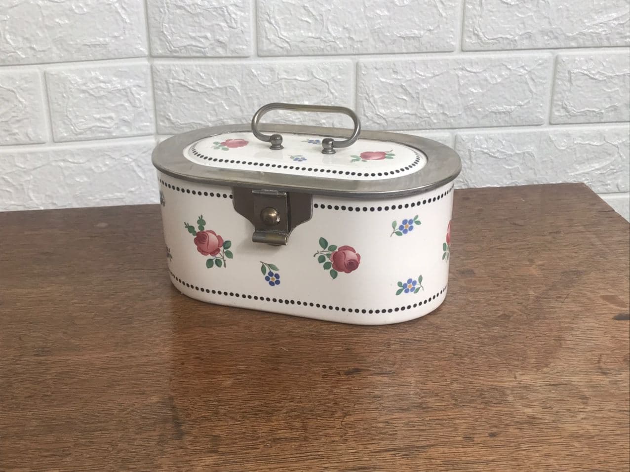 311820 WMF antique lidded caddy, biscuit box rose design casket 9
