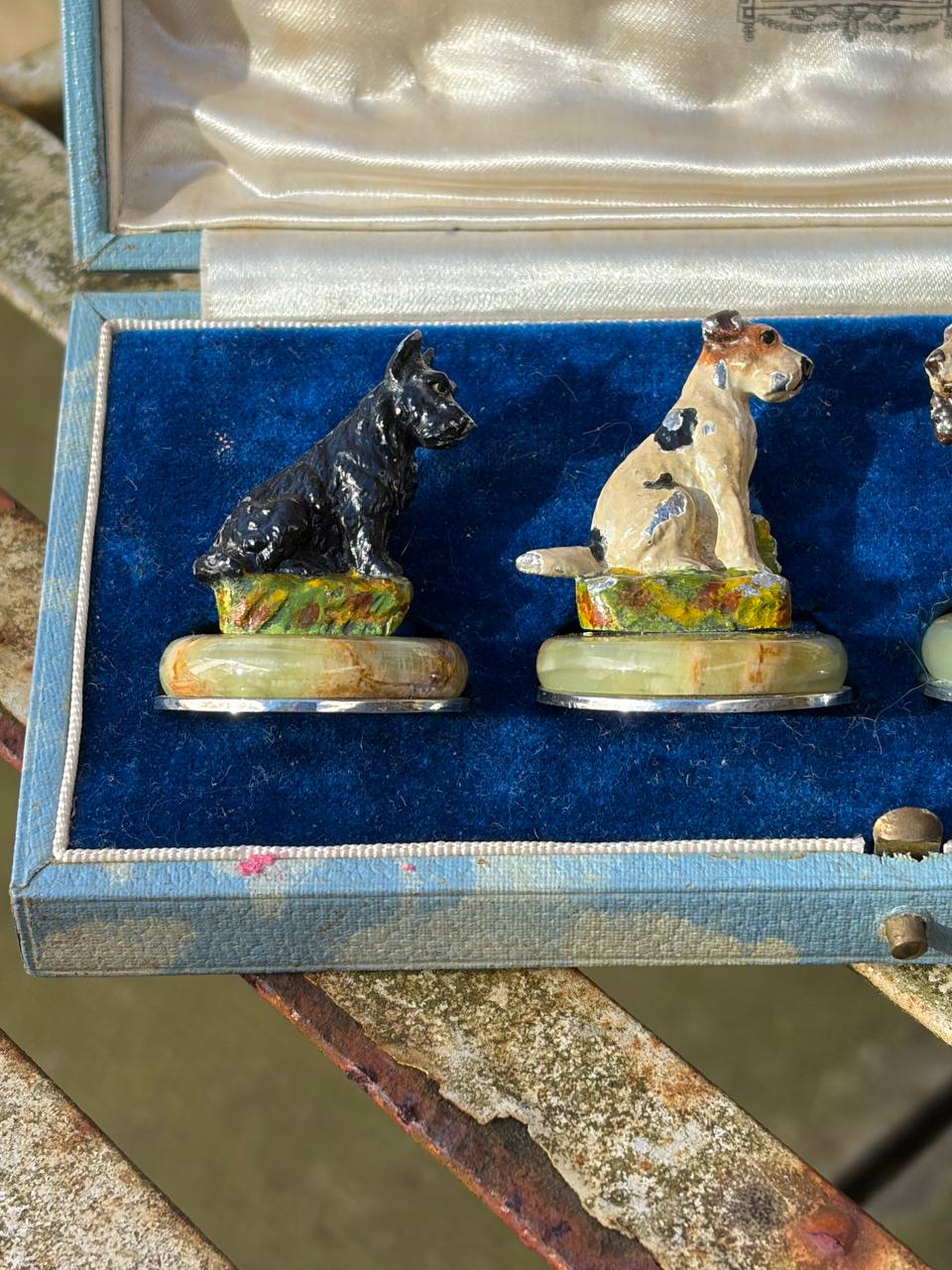 1180326 Antique Set of 4 Cold Painted Bronze Dog Menu Holders Retailed By Harrods 3