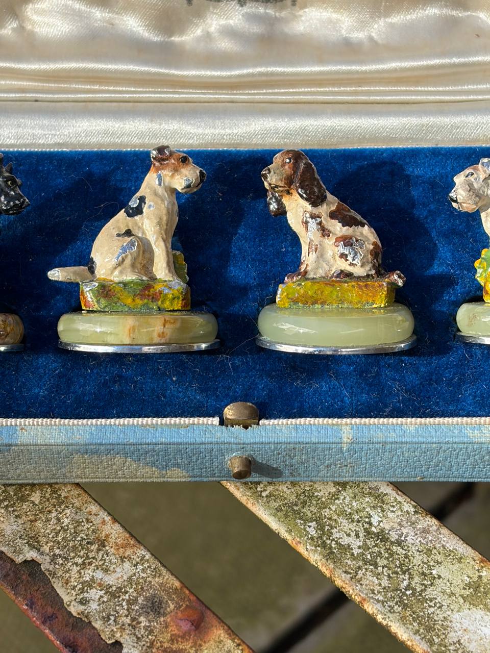 1180326 Antique Set of 4 Cold Painted Bronze Dog Menu Holders Retailed By Harrods 4