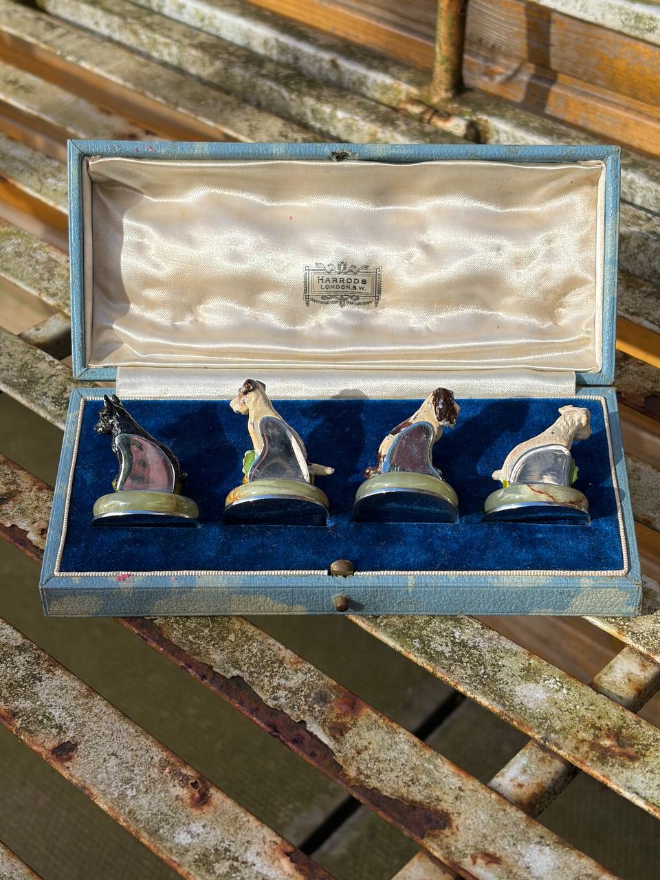 1180326 Antique Set of 4 Cold Painted Bronze Dog Menu Holders Retailed By Harrods 9